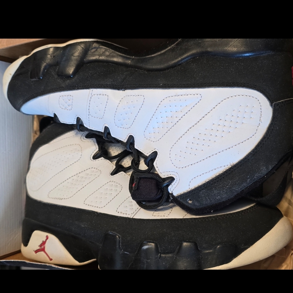 Air Jordan 9 Retro Sneakers